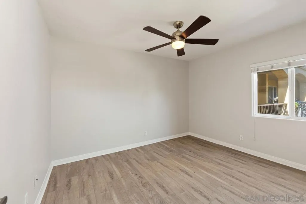 1915 Emerald St F, San Diego, California 92109 home-pic-11