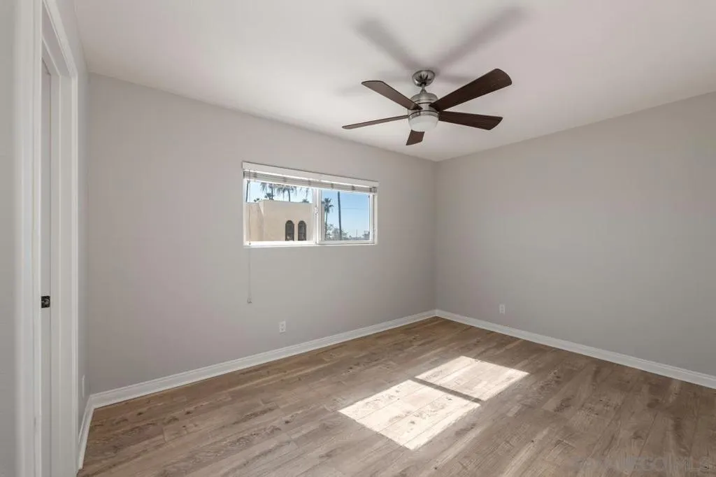 1915 Emerald St F, San Diego, California 92109 home-pic-16