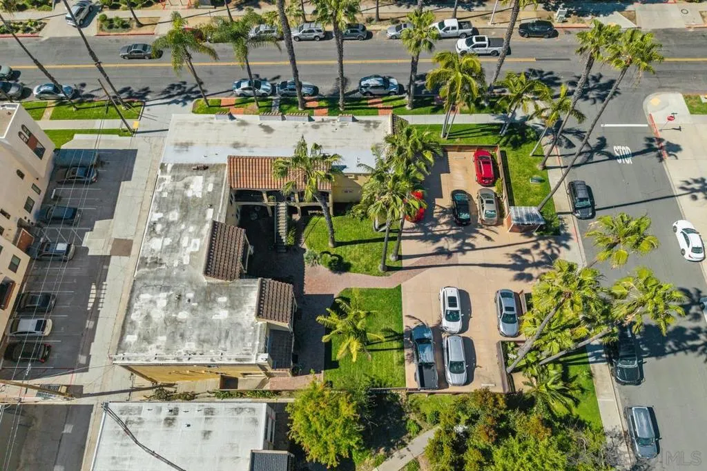 1915 Emerald St F, San Diego, California 92109 home-pic-28