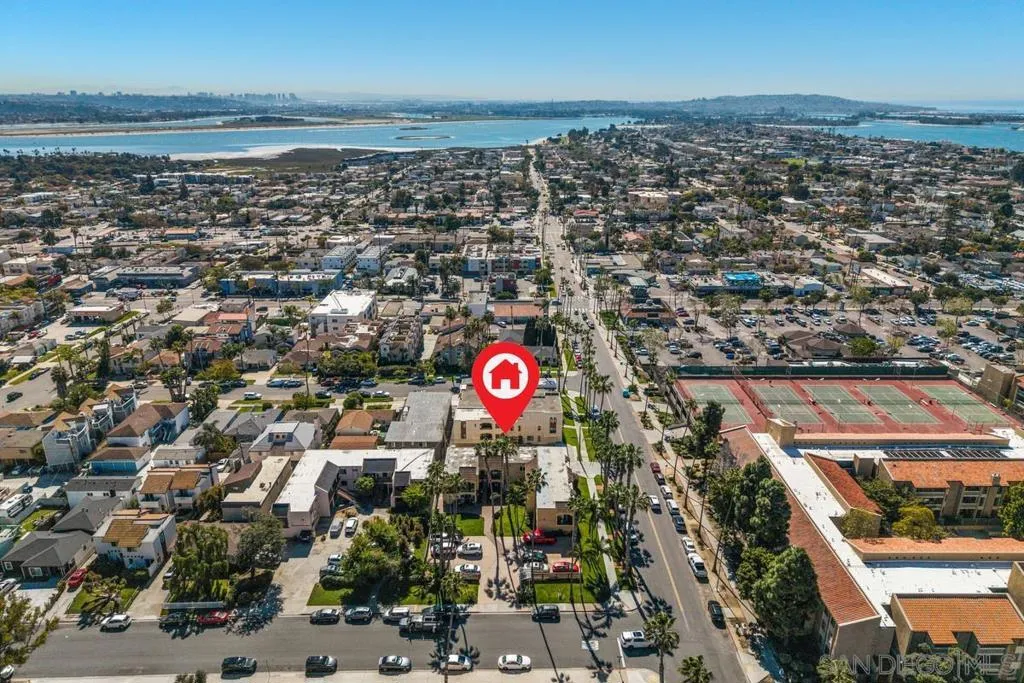1915 Emerald St F, San Diego, California 92109 home-pic-30