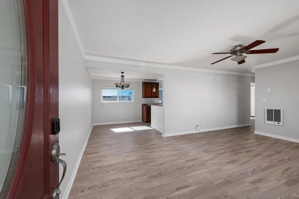 1915 Emerald St F, San Diego, California 92109 home-pic-8