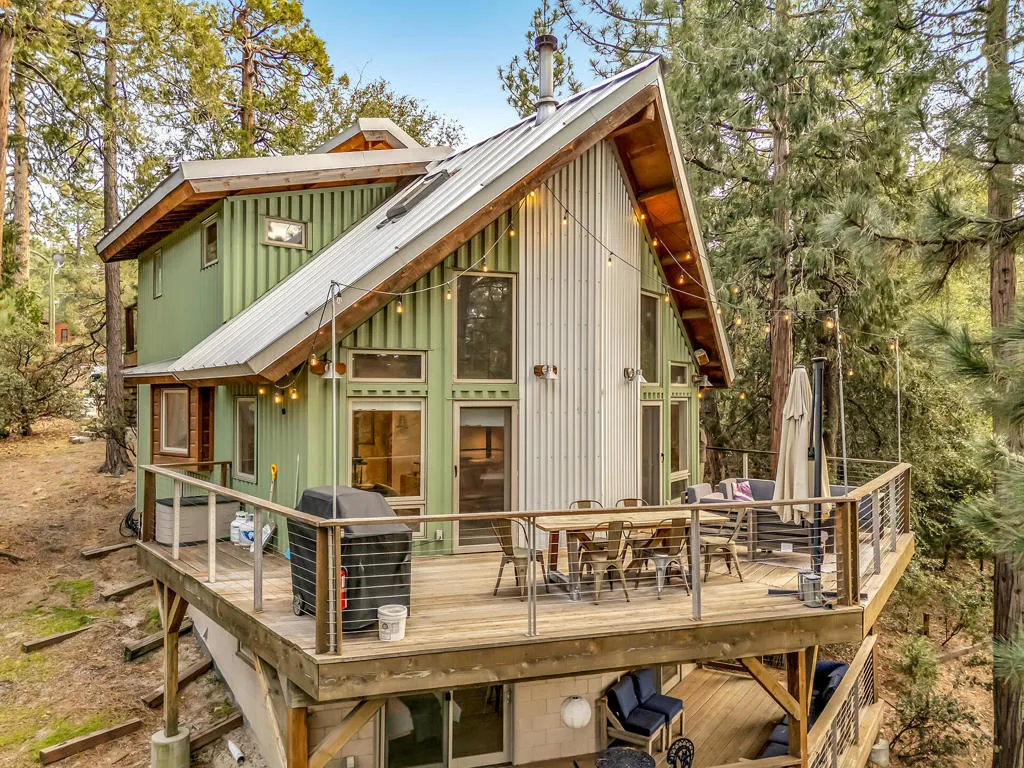 26620 Crestview Drive, Idyllwild, California 92549 home-pic-1