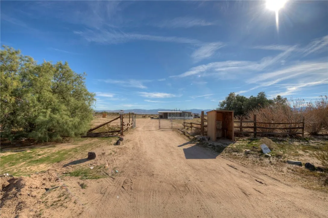 47631 Valley Center, Newberry Springs, California 92365 home-pic-24