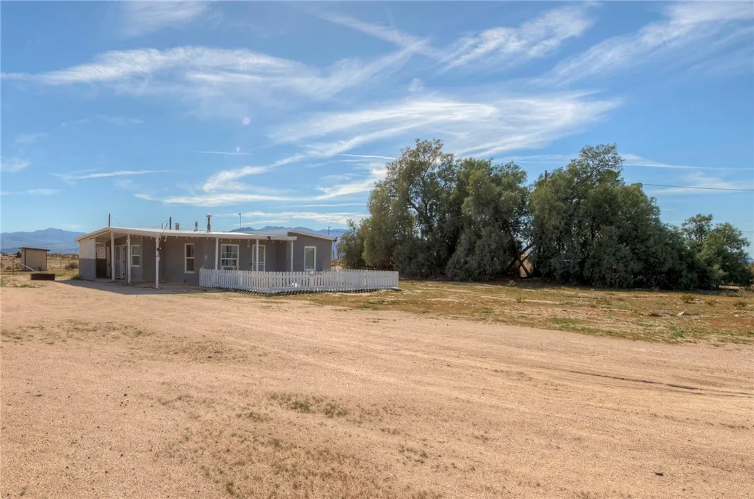47631 Valley Center, Newberry Springs, California 92365 home-pic-4