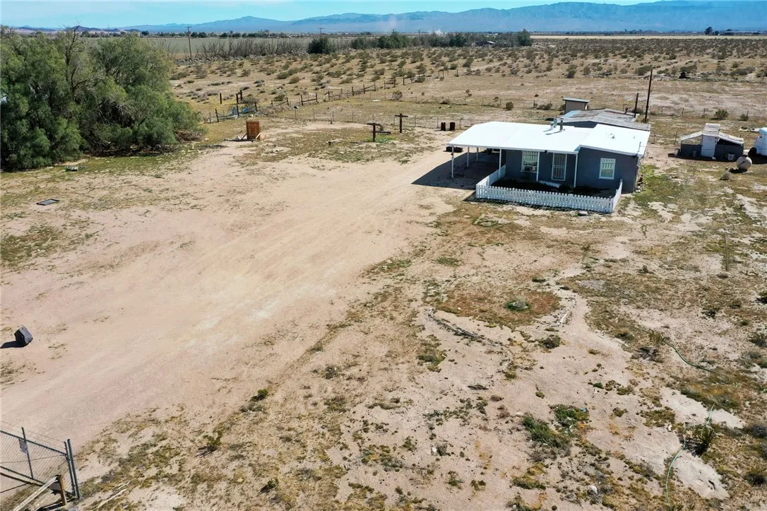 47631 Valley Center, Newberry Springs, California 92365 home-pic-26
