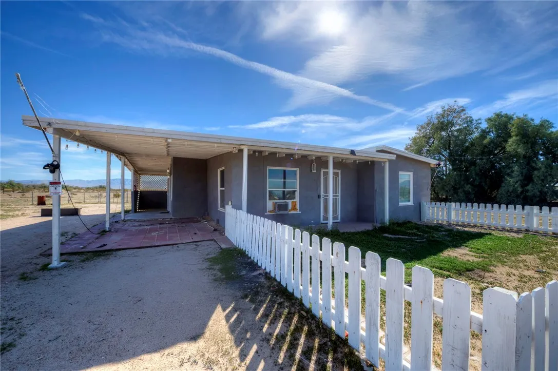 47631 Valley Center, Newberry Springs, California 92365 home-pic-1
