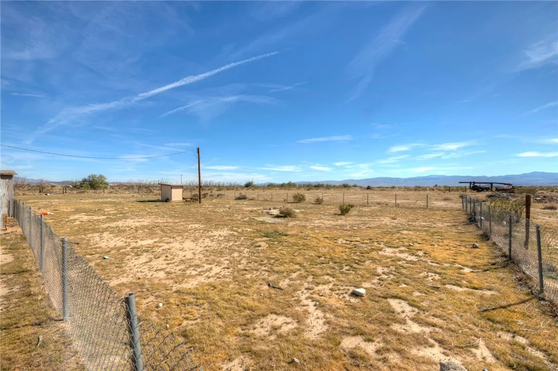 47631 Valley Center, Newberry Springs, California 92365 home-pic-37