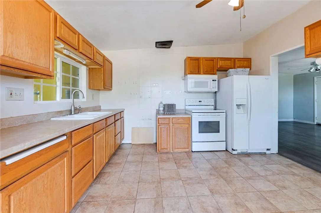 47631 Valley Center, Newberry Springs, California 92365 home-pic-8