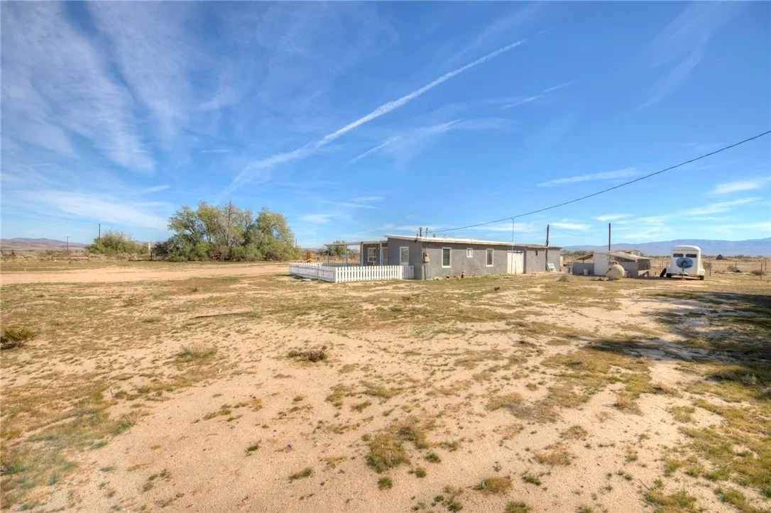 47631 Valley Center, Newberry Springs, California 92365 home-pic-36