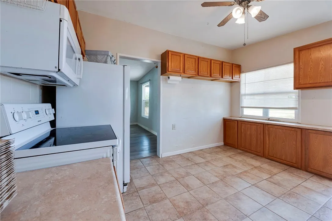47631 Valley Center, Newberry Springs, California 92365 home-pic-9