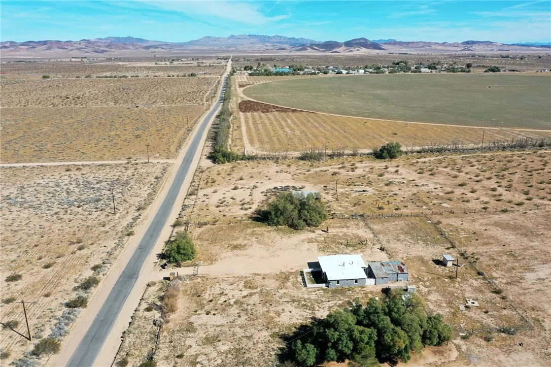 47631 Valley Center, Newberry Springs, California 92365 home-pic-32