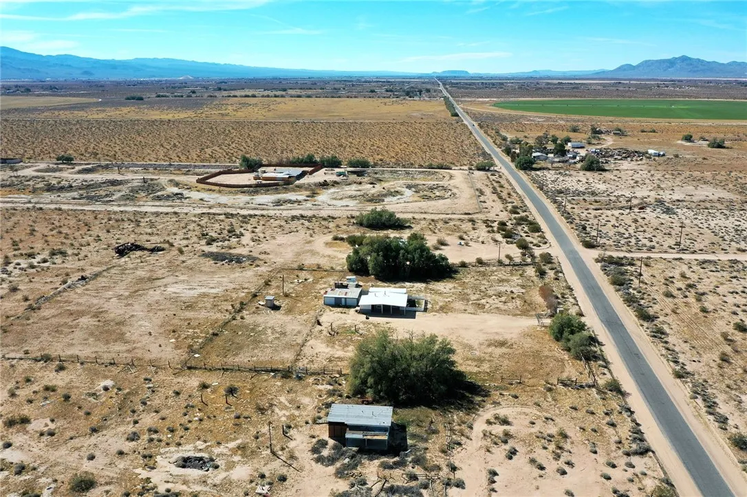 47631 Valley Center, Newberry Springs, California 92365 home-pic-31