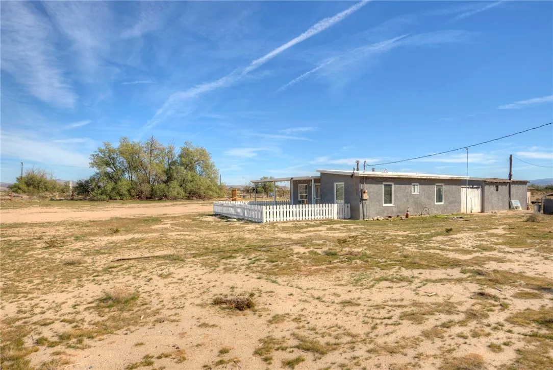 47631 Valley Center, Newberry Springs, California 92365 home-pic-25