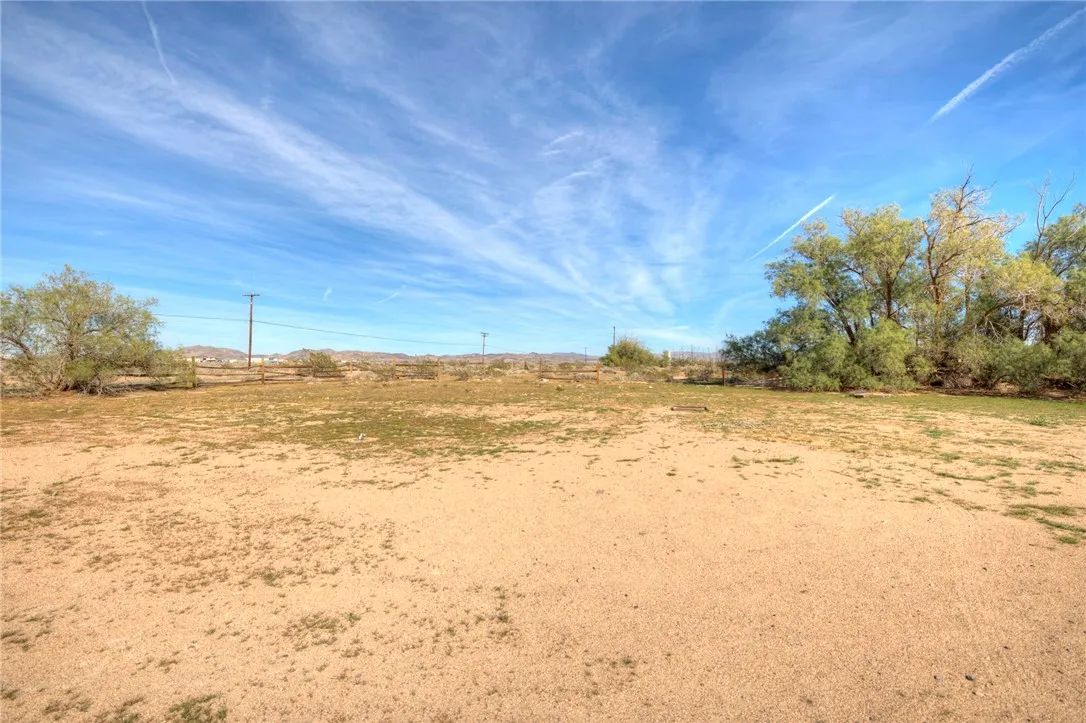 47631 Valley Center, Newberry Springs, California 92365 home-pic-35