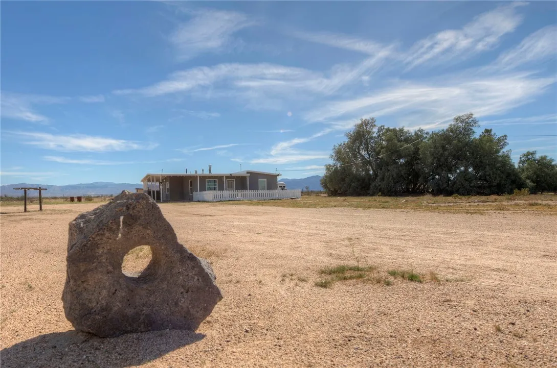 47631 Valley Center, Newberry Springs, California 92365 home-pic-5