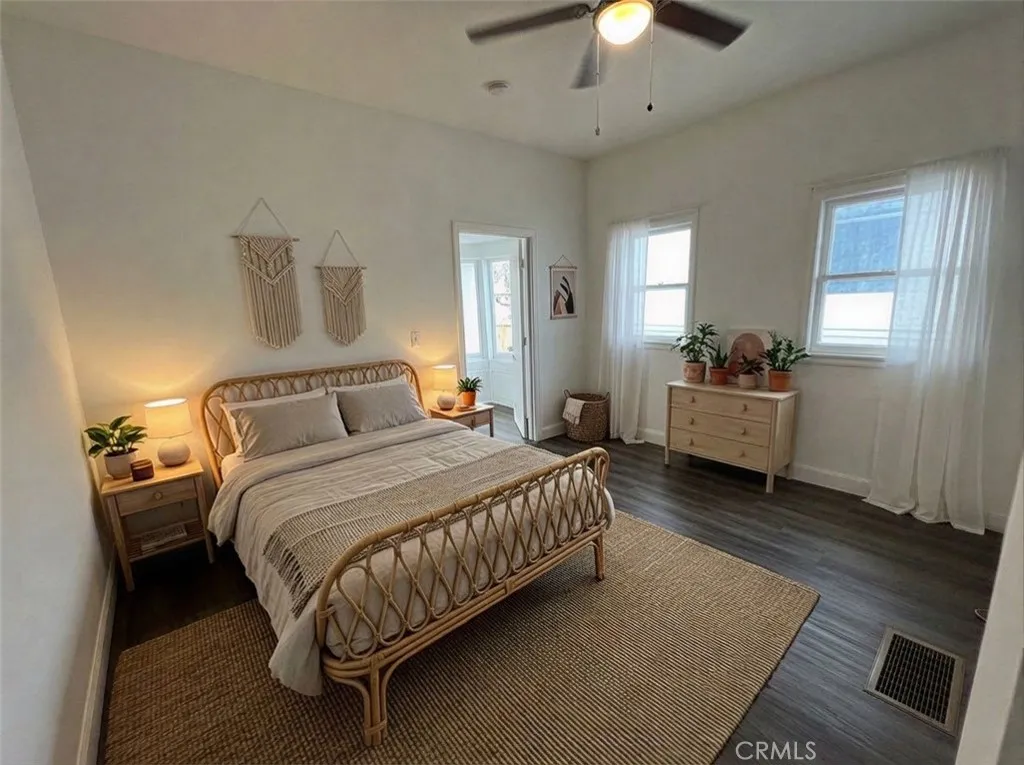1334 S Berendo Street, Los Angeles, California 90006 home-pic-12