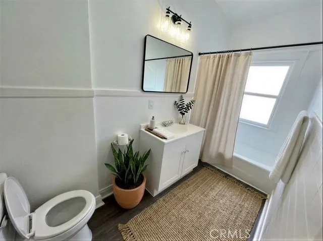 1334 S Berendo Street, Los Angeles, California 90006 home-pic-8