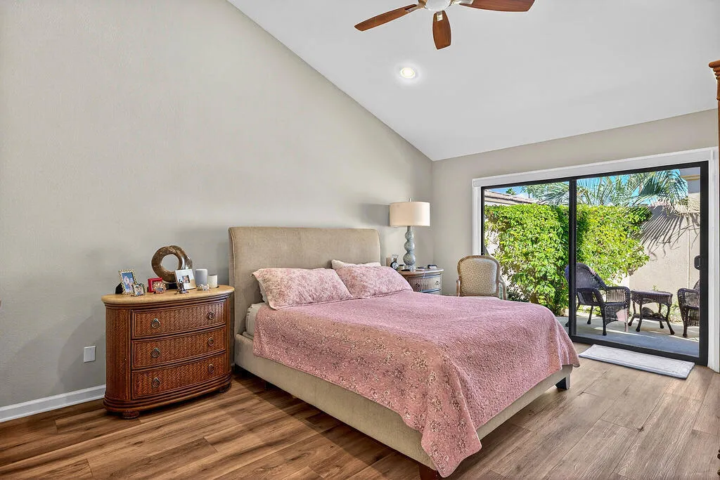 38843 Lobelia Circle, Palm Desert, California 92211 home-pic-16