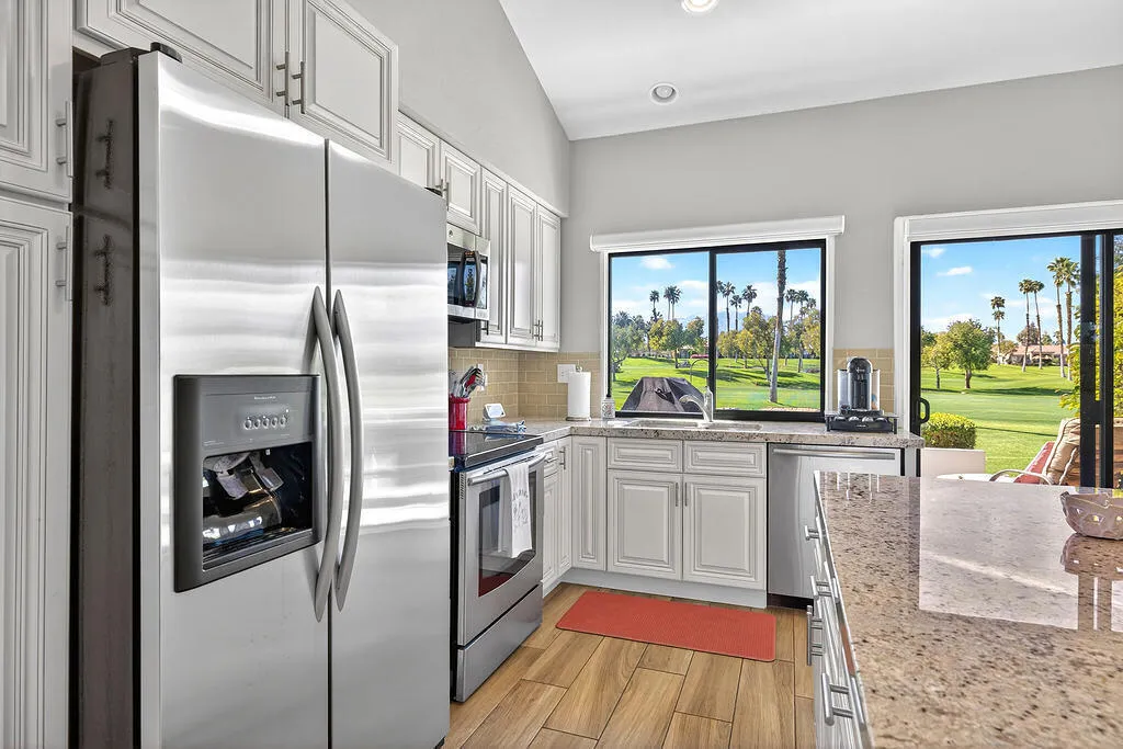 38843 Lobelia Circle, Palm Desert, California 92211 home-pic-10