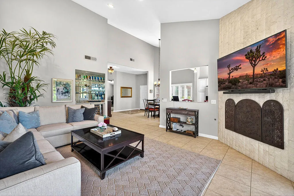 38843 Lobelia Circle, Palm Desert, California 92211 home-pic-12