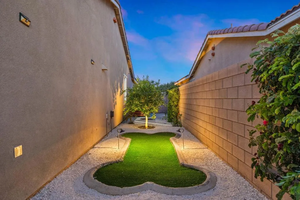 41371 Doyle Street, Indio, California 92203 home-pic-60