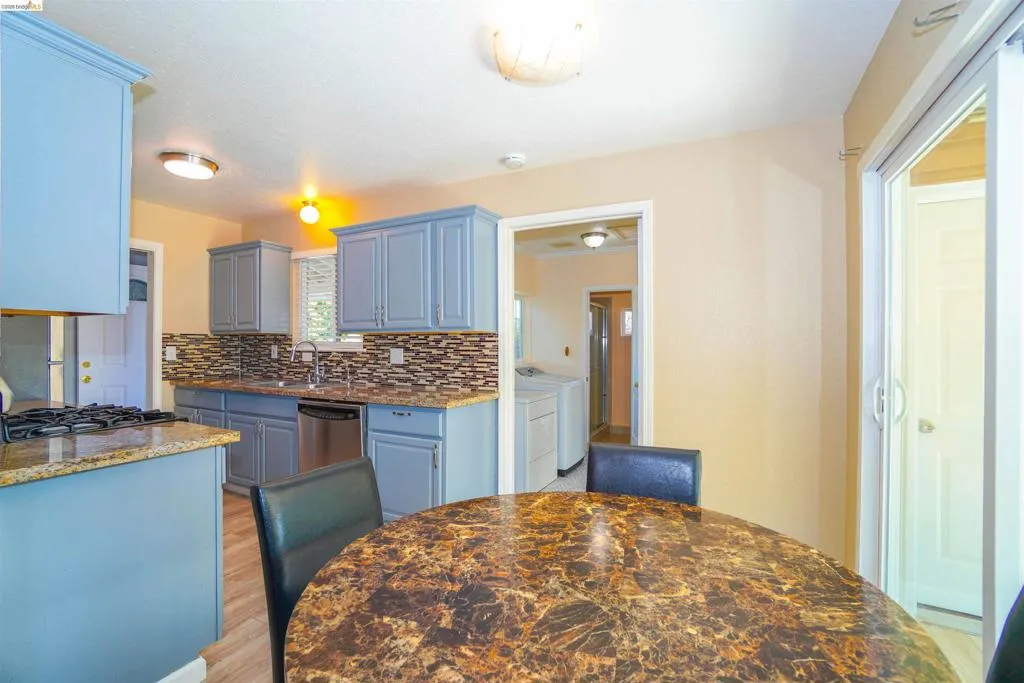 614 614 Chester Dr, Pittsburg, California 94565 home-pic-2