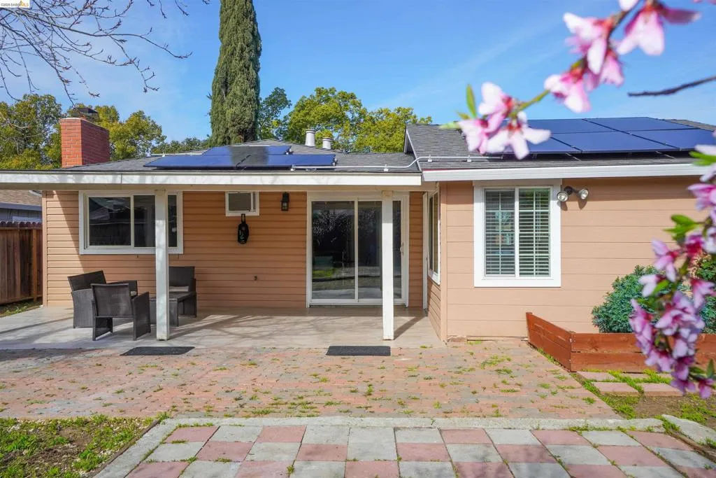 614 614 Chester Dr, Pittsburg, California 94565 home-pic-6
