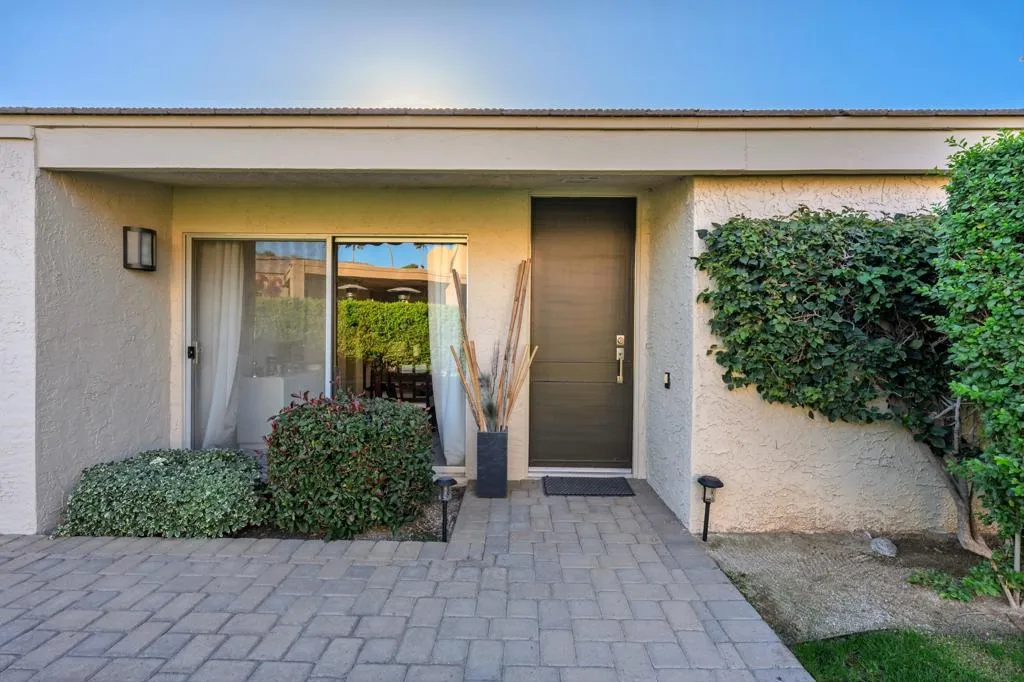 48833 Owl Lane, Palm Desert, California 92260 home-pic-3