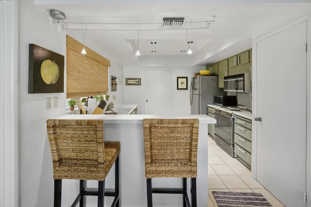 48833 Owl Lane, Palm Desert, California 92260 home-pic-10