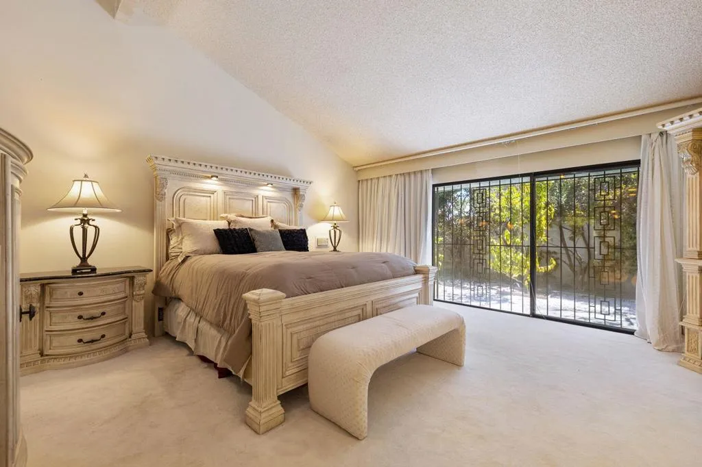 2082 S Madrona Drive, Palm Springs, California 92264 home-pic-29