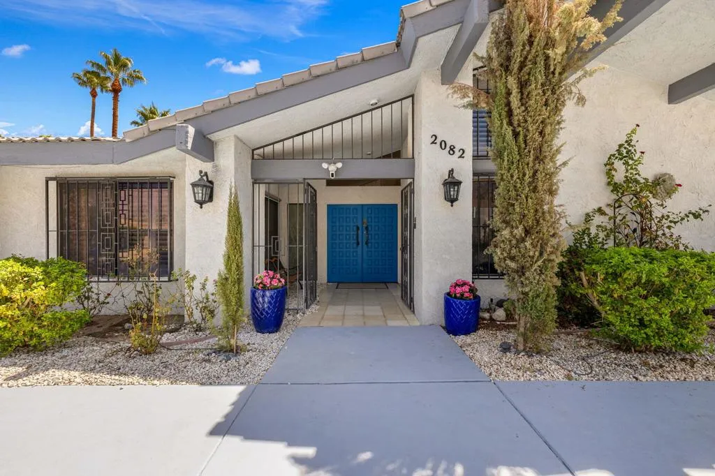 2082 S Madrona Drive, Palm Springs, California 92264 home-pic-13