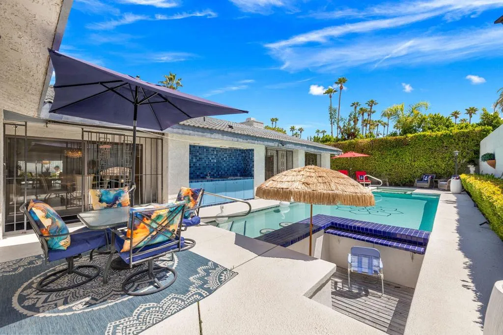 2082 S Madrona Drive, Palm Springs, California 92264 home-pic-8