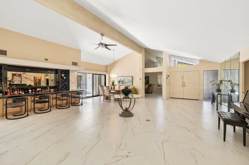 2082 S Madrona Drive, Palm Springs, California 92264 home-pic-15