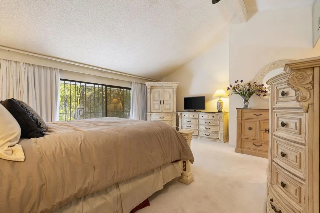 2082 S Madrona Drive, Palm Springs, California 92264 home-pic-30