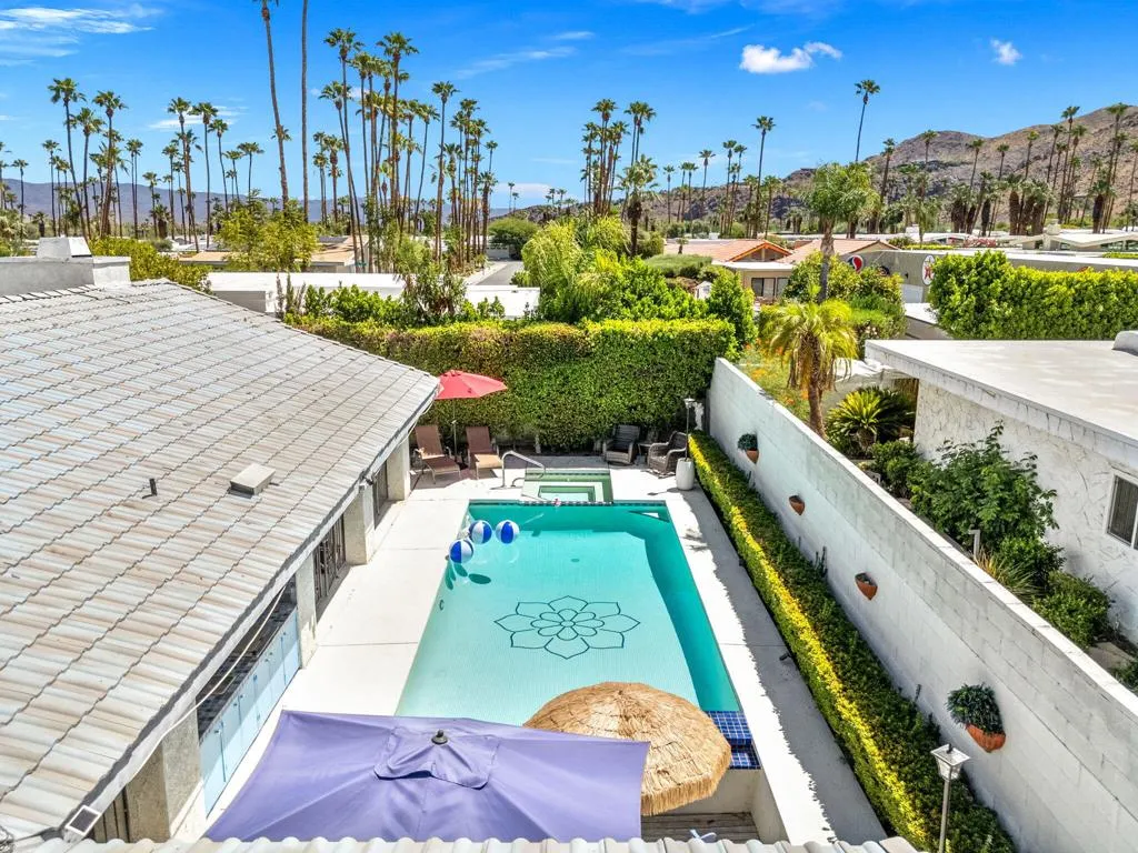 2082 S Madrona Drive, Palm Springs, California 92264 home-pic-11