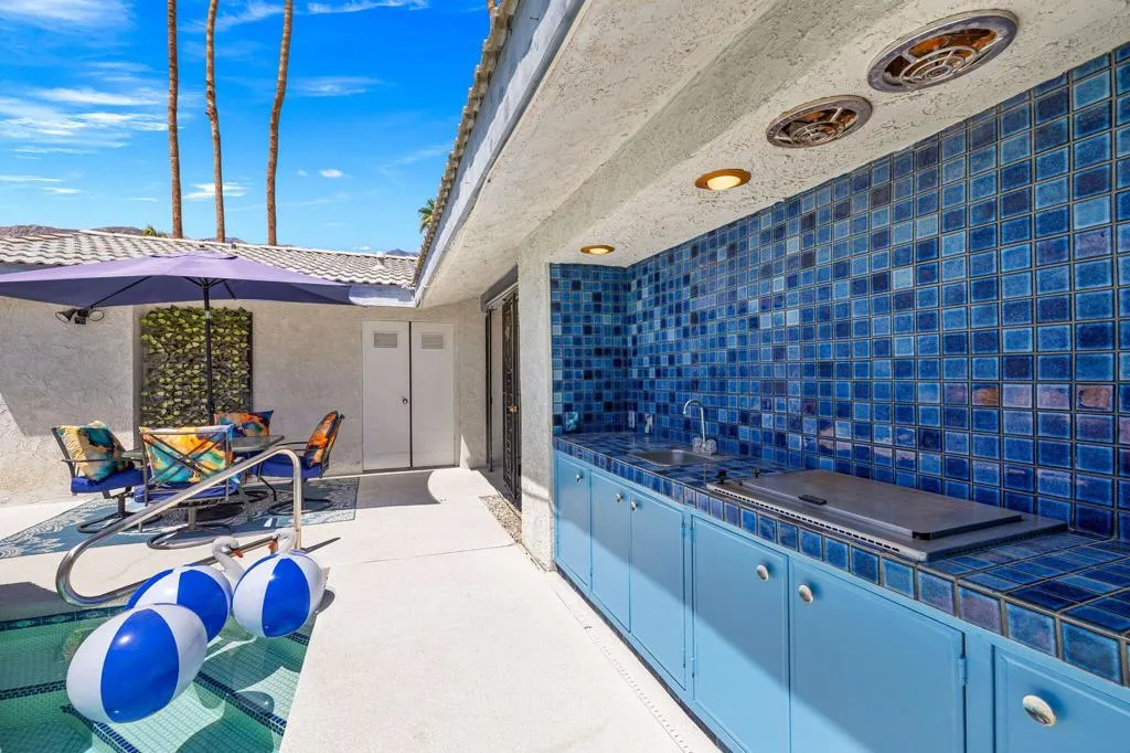 2082 S Madrona Drive, Palm Springs, California 92264 home-pic-7