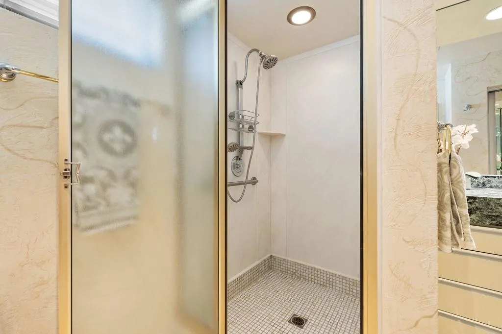 2082 S Madrona Drive, Palm Springs, California 92264 home-pic-28