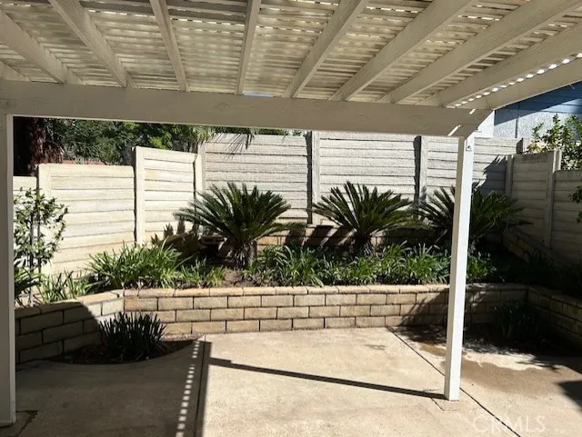 61 Sparrow Court, Redlands, California 92374 home-pic-12
