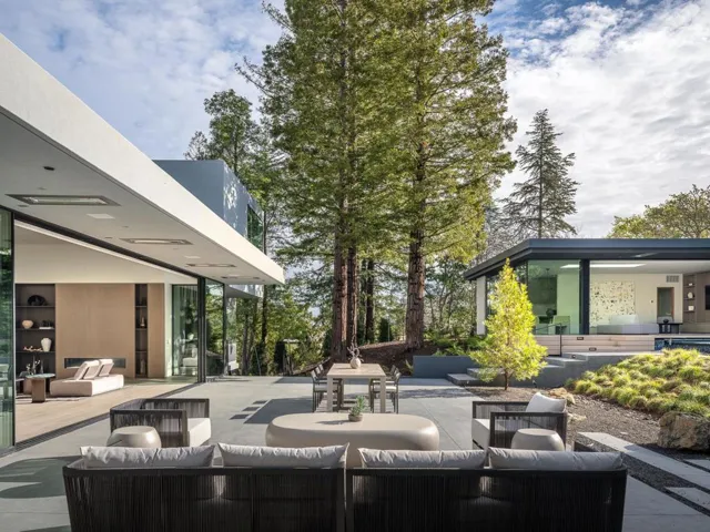 100 New Place Road, Hillsborough, California 94010