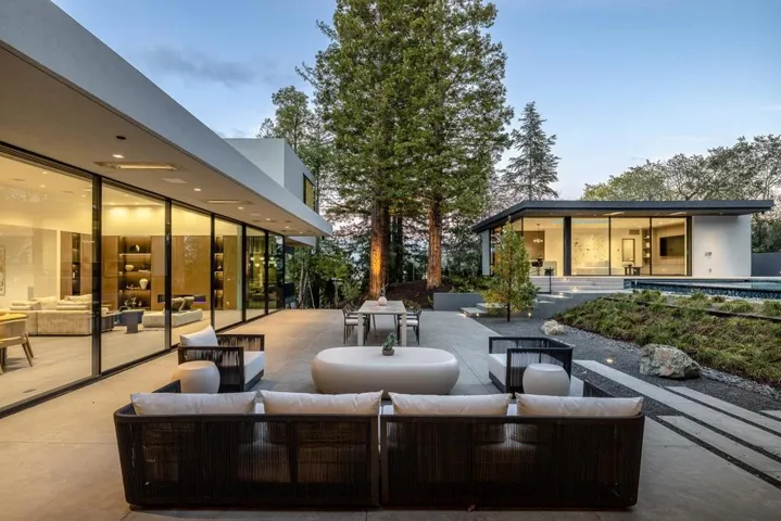 100 New Place Road, Hillsborough, California 94010