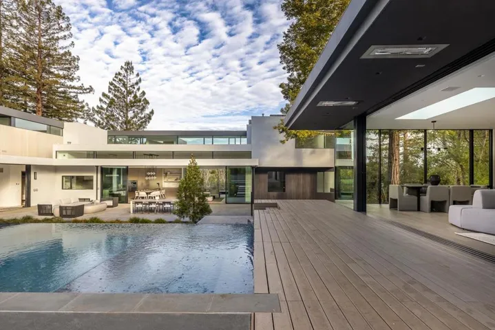 100 New Place Road, Hillsborough, California 94010