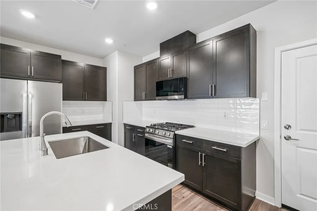 9821 Crossbay Loop 903, Jurupa Valley, California 92509 — photo 4