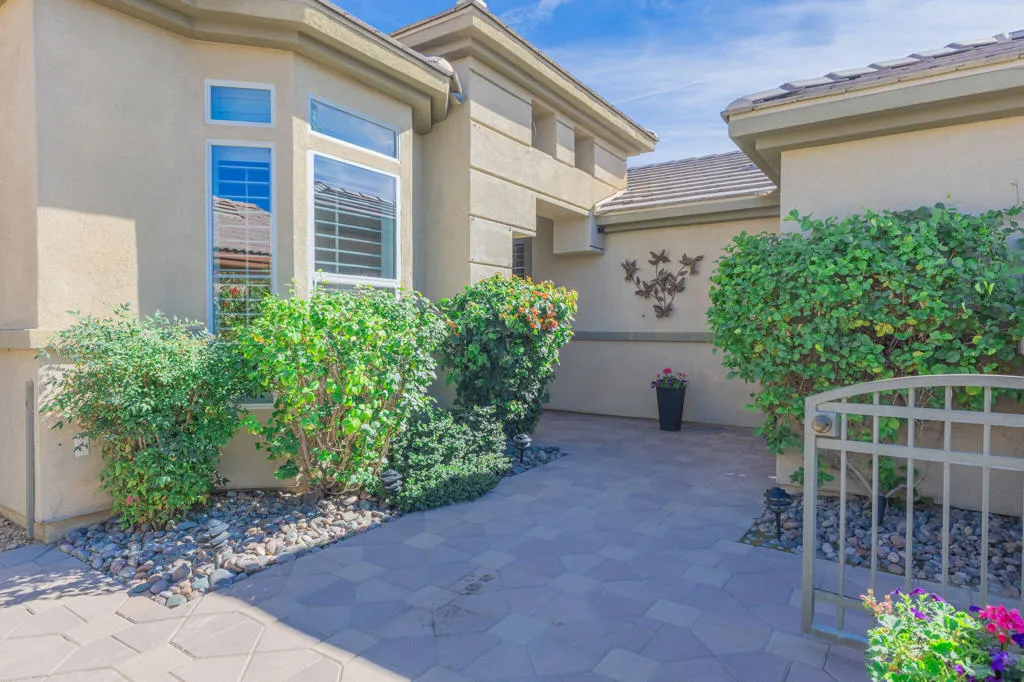 44074 Royal Troon Drive, Indio, California 92201 home-pic-2