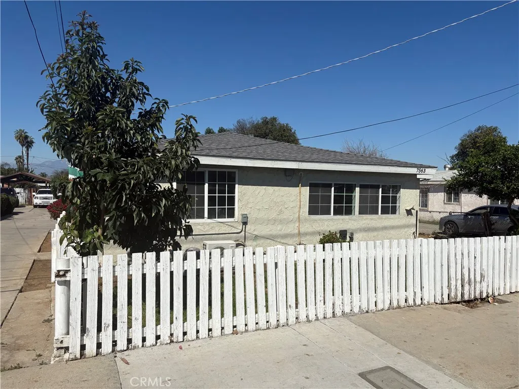 7563 Lincoln Avenue, Riverside, California 92504 home-pic-1