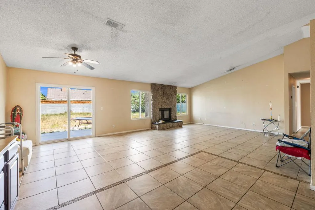 68110 Empalmo Road, Cathedral City, California 92234 home-pic-4