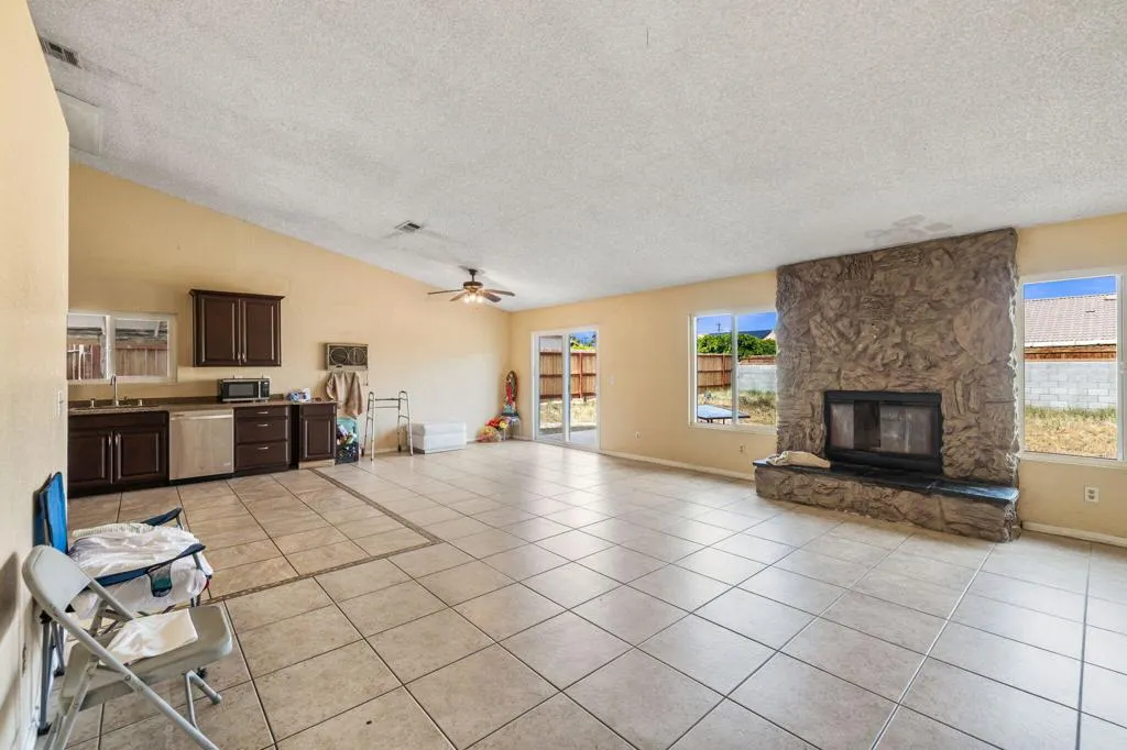 68110 Empalmo Road, Cathedral City, California 92234 home-pic-3