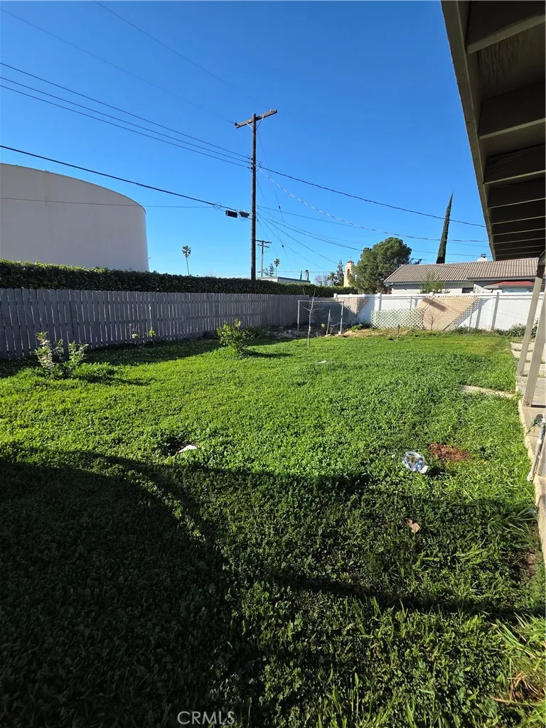 1181 Chestnut, Beaumont, California 92223 home-pic-17