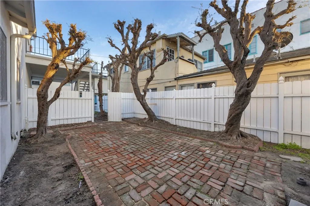 74 Argonne, Long Beach, California 90803 home-pic-29