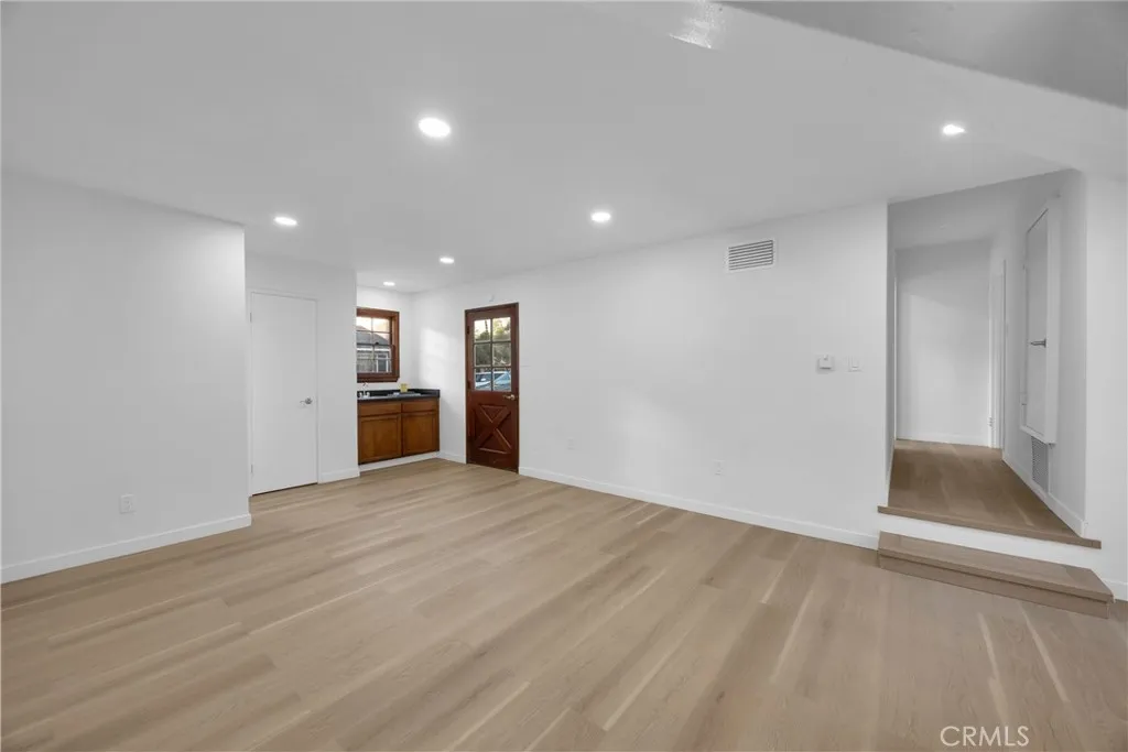 74 Argonne, Long Beach, California 90803 home-pic-51