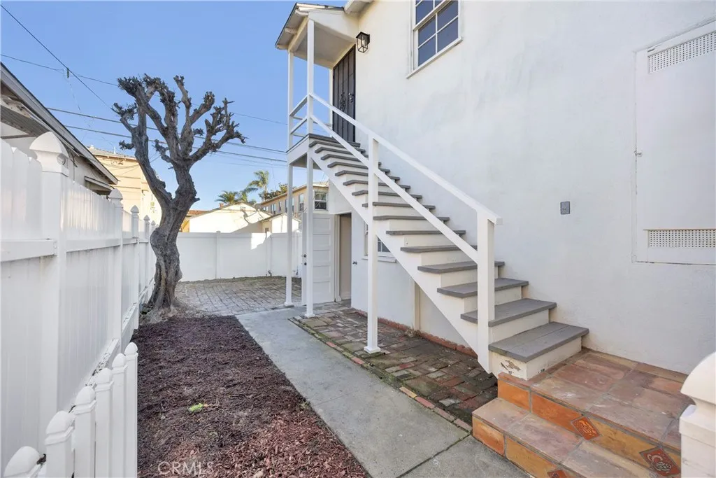 74 Argonne, Long Beach, California 90803 home-pic-32